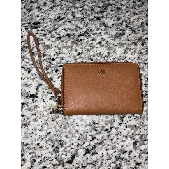 Tory Burch Handbags - Tory Burch Leather Wallet Wristlet Tan Brown Zip Around Clutch Logo Pouch